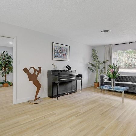 Resort Style 4 Bedroom House With Pool Minutes From Strip Las Vegas Exteriör bild